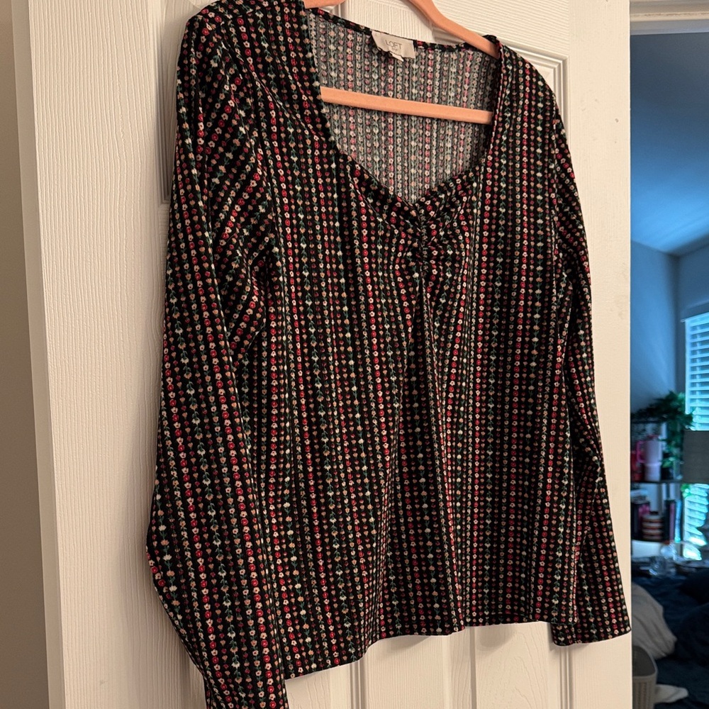 LOFT Floral Patterned Top